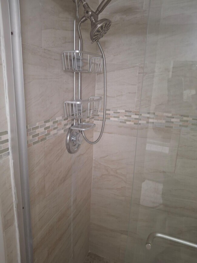 Building Photo - 9833 Westview Dr