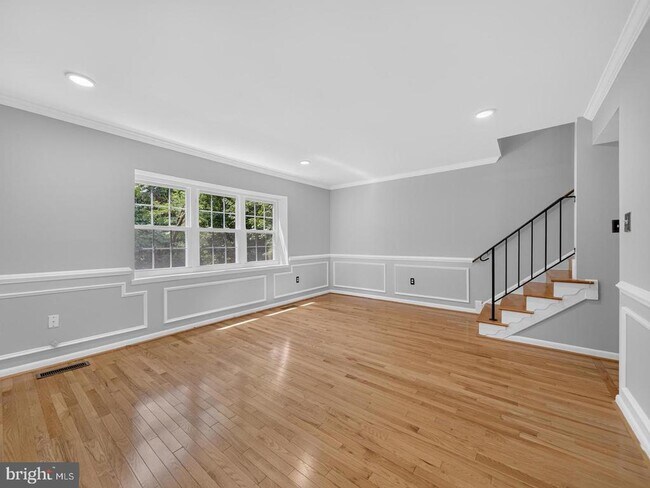 Building Photo - 15057 Cherrydale Dr