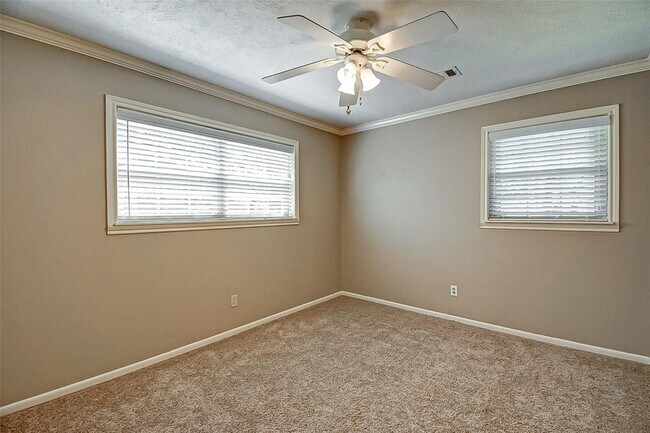 Building Photo - 9638 Meadowglen Ln