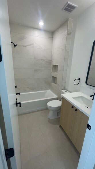 Building Photo - 1012 Uptown Aly