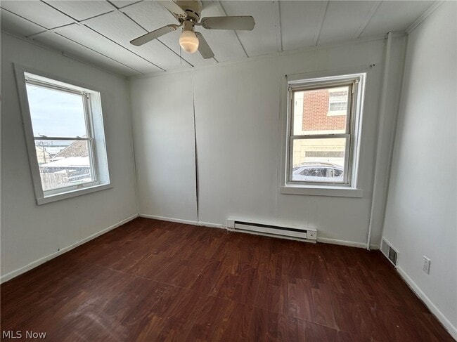 Building Photo - 106 S 12th St