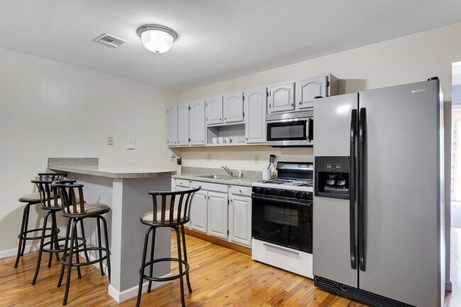 Building Photo - 4413 Park Ave