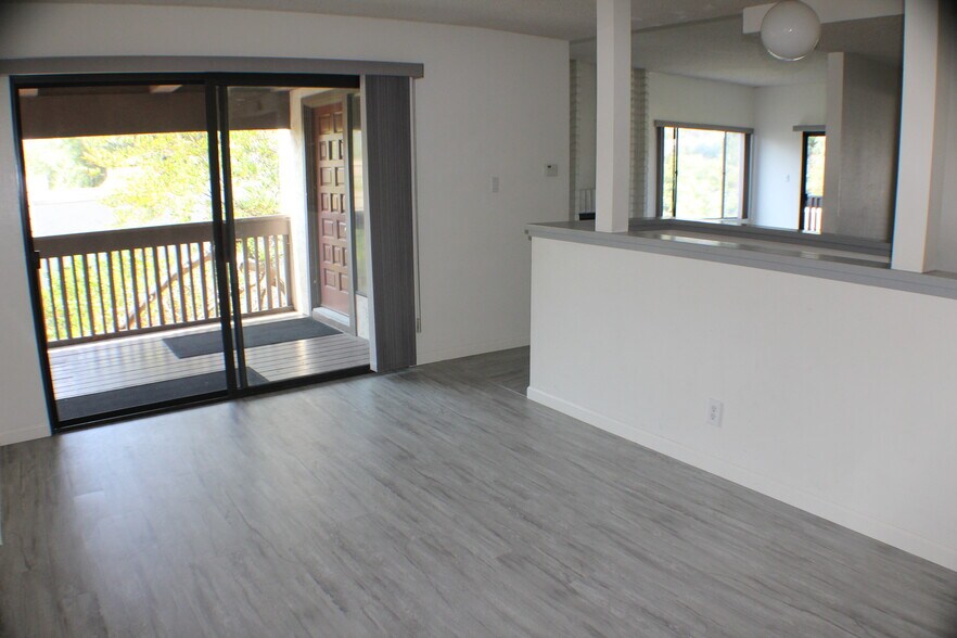 Building Photo - 6612 Reservoir Ln