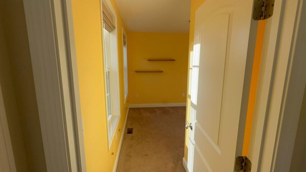 Building Photo - 37 Schwinn Dr