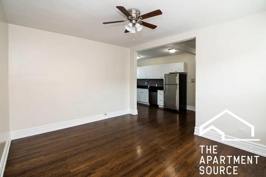 Building Photo - 3819 1/2 N Greenview Ave