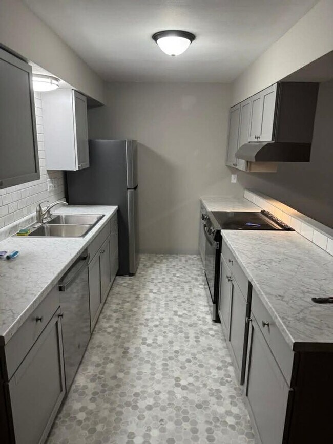 Building Photo - 1705-1709 Kimball