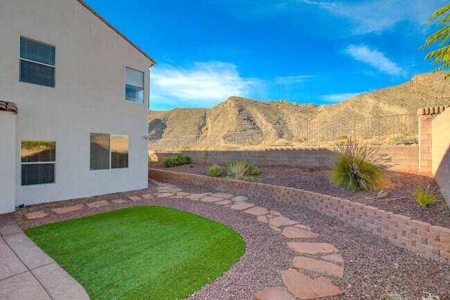 Building Photo - THIS 2 STORY HOME IN A GATED COMMUNITY HAS...