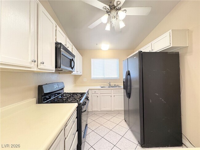 Building Photo - 7175 Sawtooth Dr