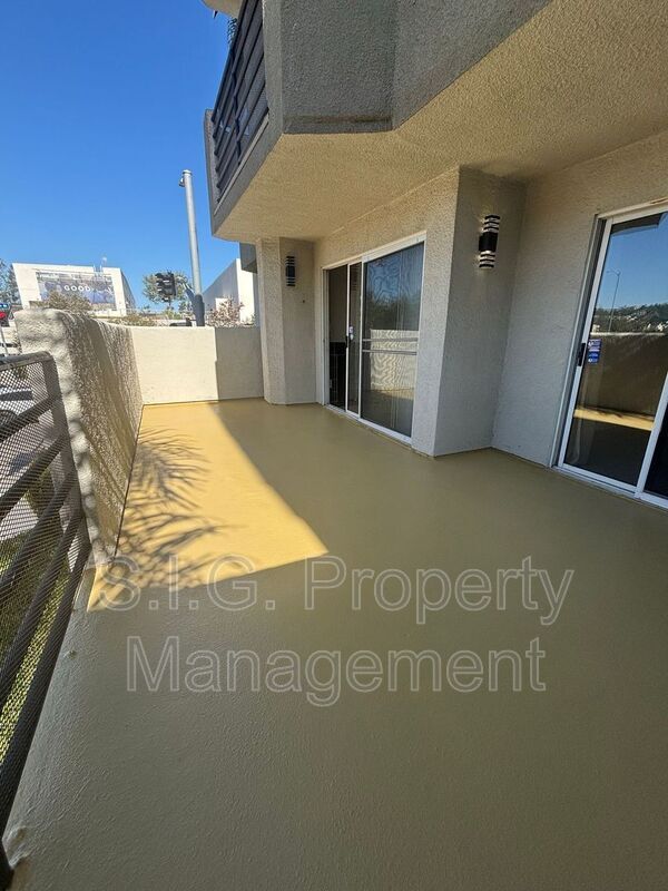 Building Photo - 4500 Laurel Canyon Blvd
