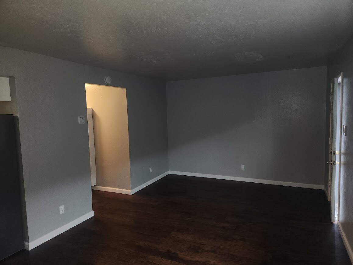 Building Photo - 1648 Russell St