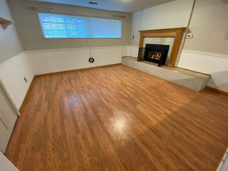 Building Photo - 15007 NE 12th St