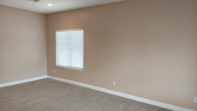 Building Photo - GORGEOUS HOME IN AVONDALE!!