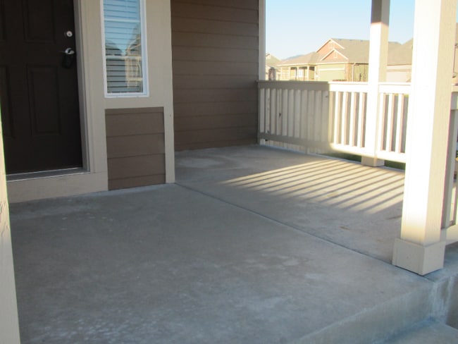 Building Photo - 427 Bow Creek Ln