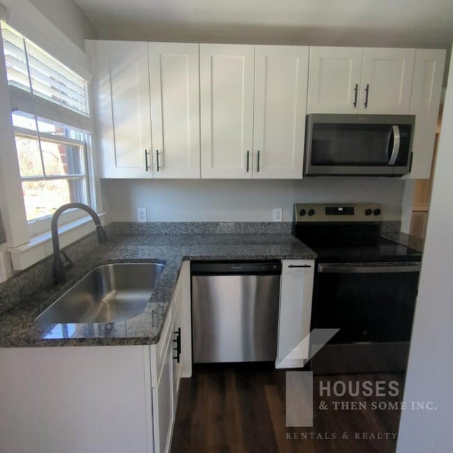 Building Photo - 8 Dargan St