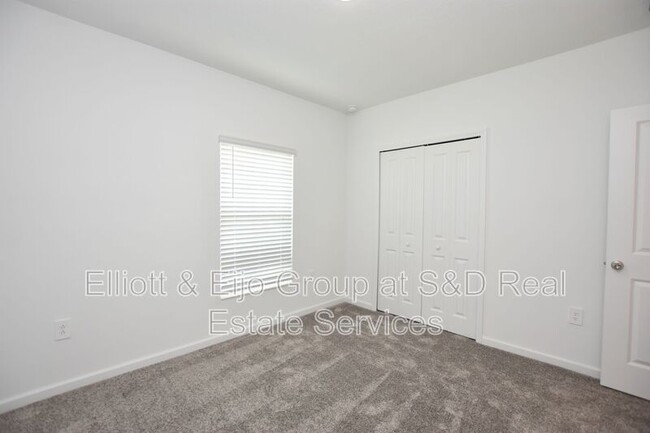 Building Photo - 856 Timberland Dr