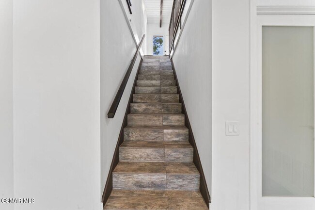 Building Photo - 4 bed, 2 1/2 bath home in the Racquet Club...