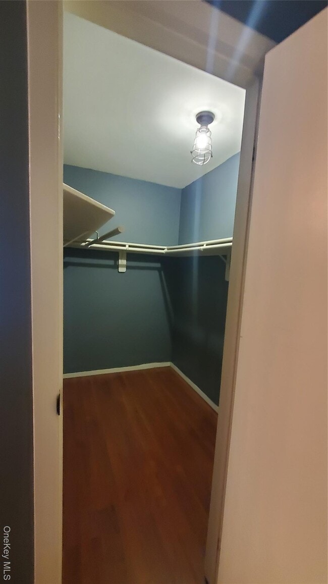 Building Photo - 1404 Sara Cir