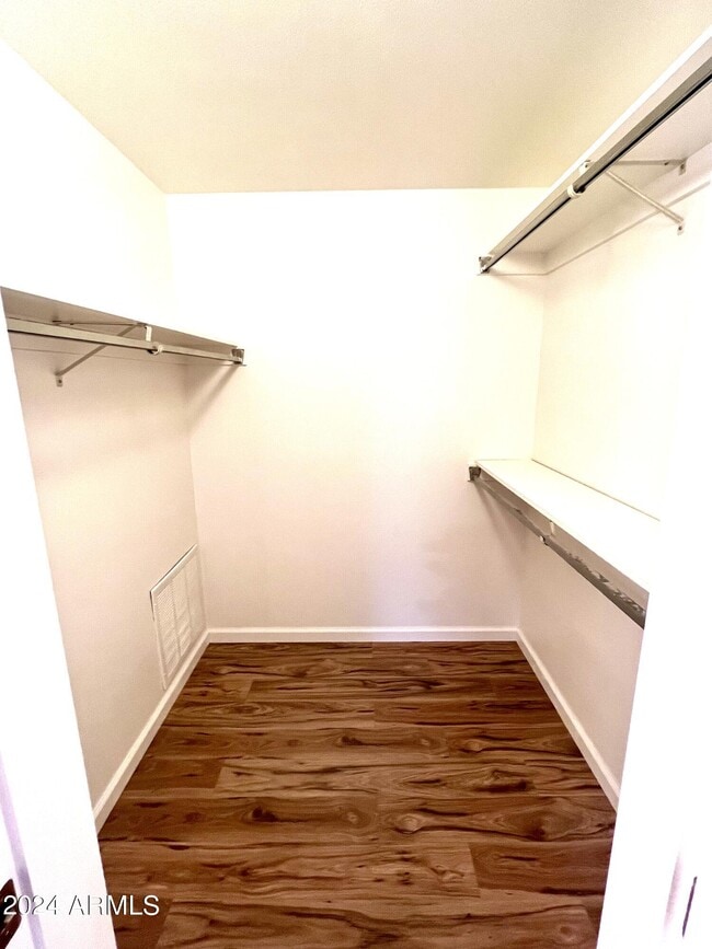 Building Photo - 9815 W Lancaster Dr