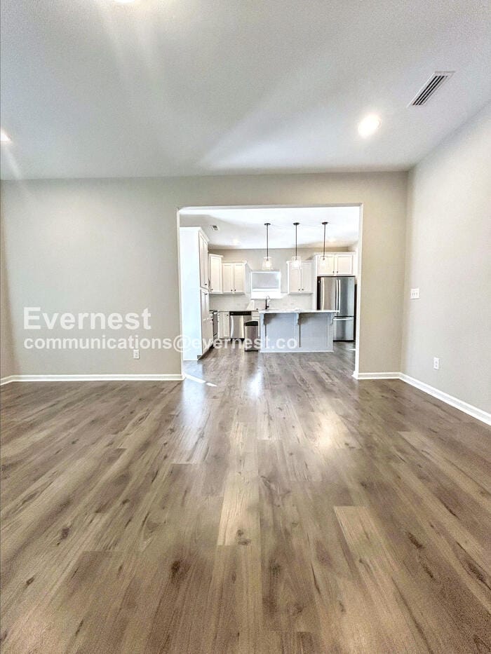 Building Photo - 2031 Darby View Ln