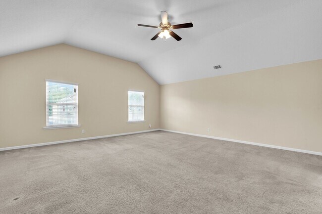 Building Photo - 659 Red Oak Ln