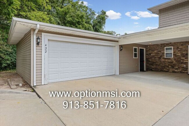 Building Photo - Beautifully Updated Liberty Home in a Prime Location!
