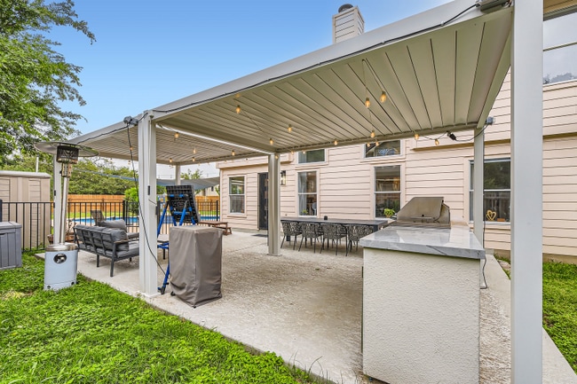 Building Photo - 8800 Ficke Cove