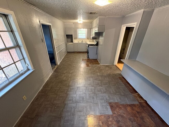 Building Photo - 5526 Cross Timbers Dr