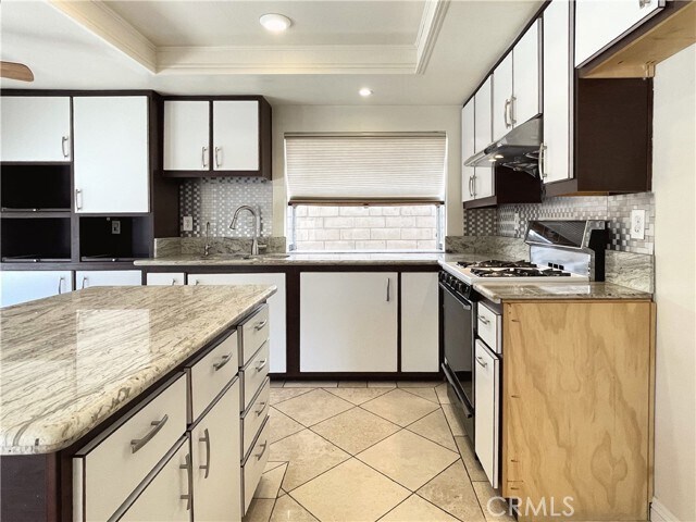 Building Photo - 2126 Sun Ridge Dr