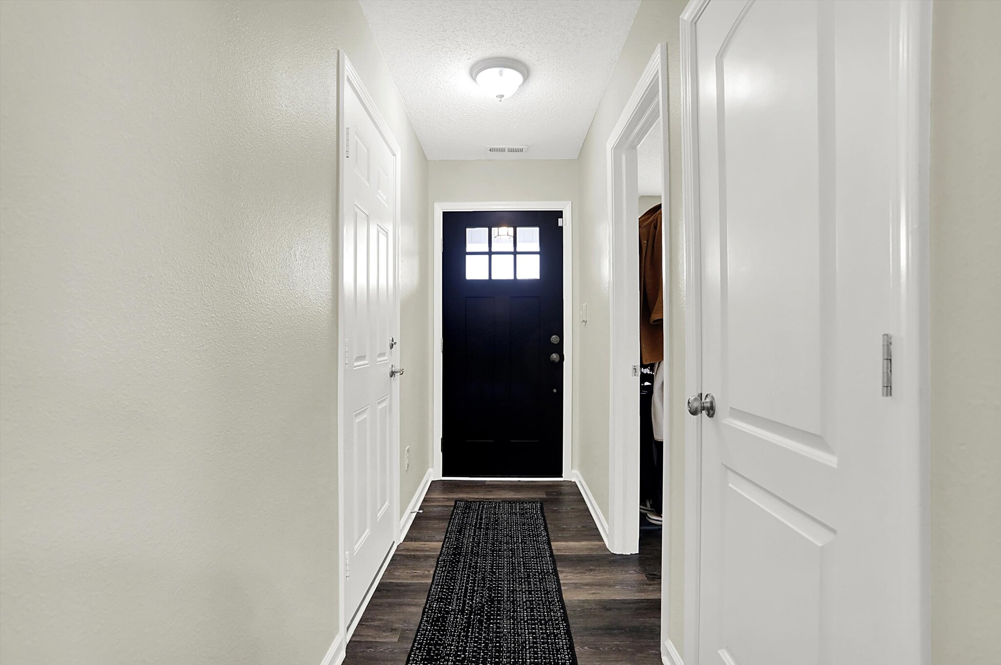 Building Photo - 5549 Wild Horse Dr