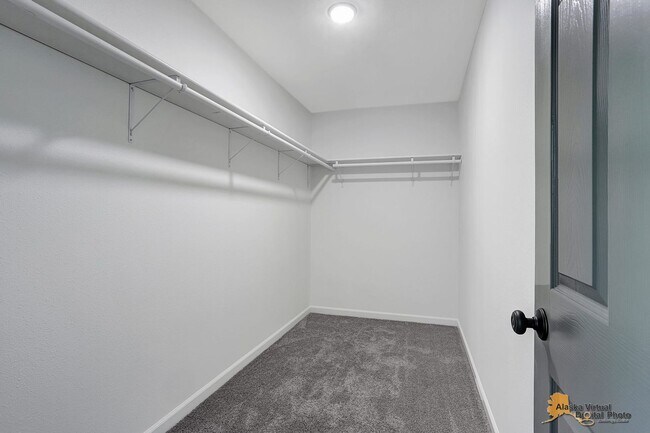 Building Photo - 16320 E Bradford Dr