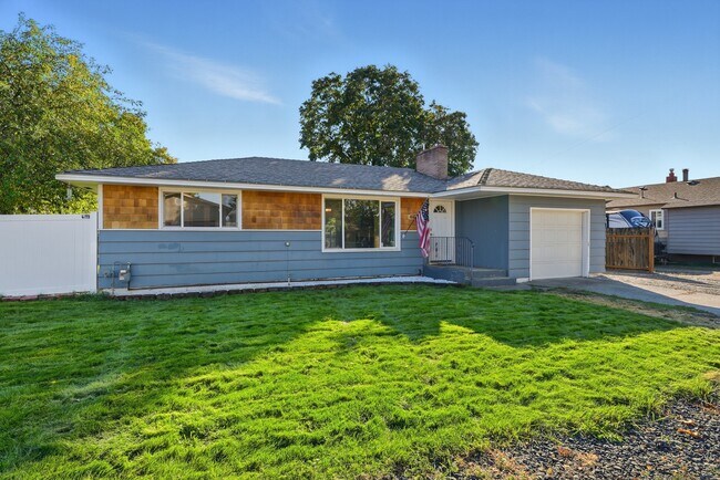 Building Photo - 9614 E Valleyway Ave