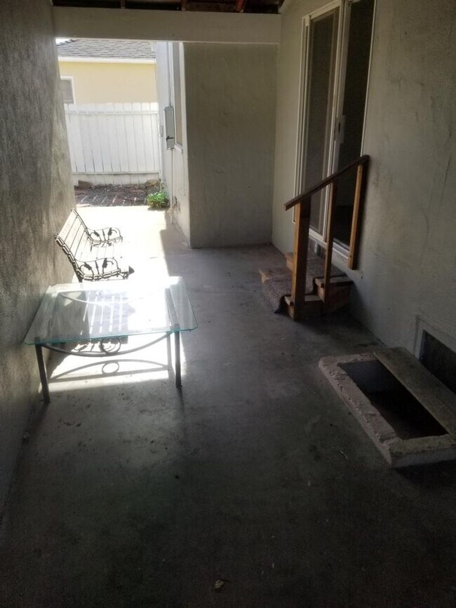 Building Photo - 2BD/1BA Bungalow in East Cypress, Santa Ma...