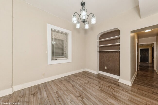 Building Photo - 6330 S Ellis Ave