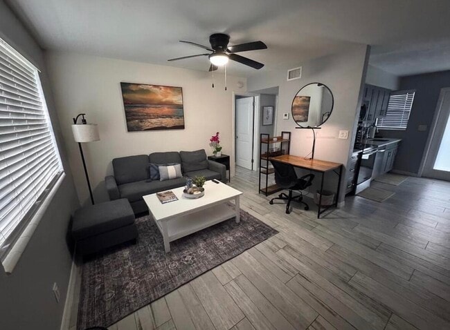 Building Photo - 136 Akron St