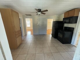 Building Photo - 16 Laurier St