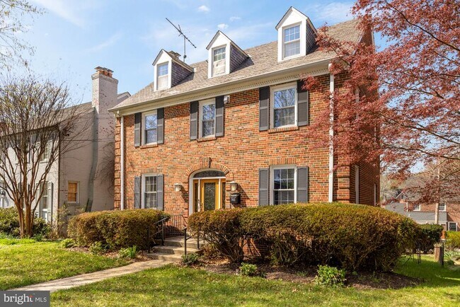 Building Photo - 7932 Orchid St NW