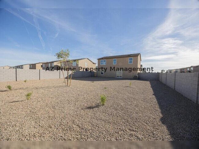 Building Photo - 334 Paseo Xing Ln