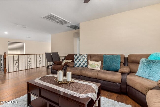 Building Photo - 10763 W Cottontail Ln