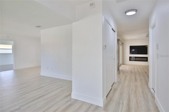 Building Photo - 2834 Hardee Dr