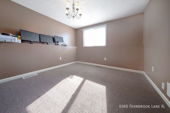 Building Photo - 4br 2ba 2cg  ~ Security Deposit Free Alter...