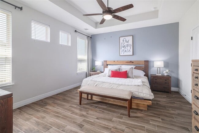 Building Photo - 505 Saturnia Dr
