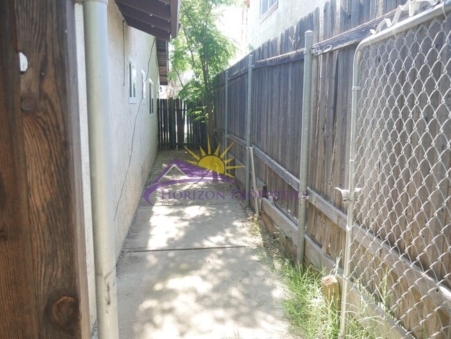 Building Photo - Beautiful 3 Bed 2 Bath 1,543 Sq. Ft. home ...
