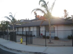 Building Photo - 346 S Ashford Ave