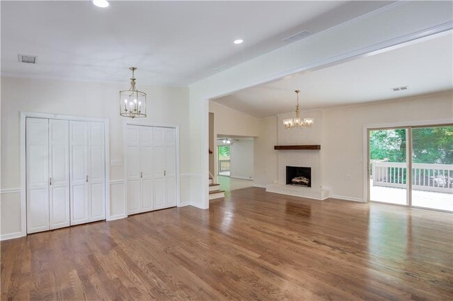 Building Photo - 770 Crest Valley Dr NW