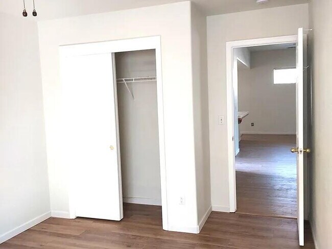Building Photo - The 3-Bd , 2-Bth home is freshly renovated with new paint, new blinds and has newer appliances, w...