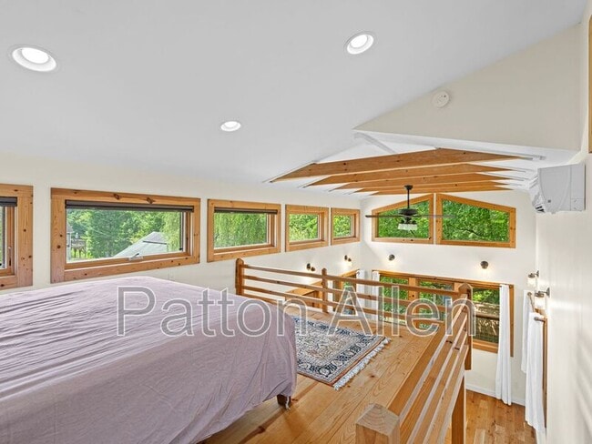 Building Photo - 81 5th Ave