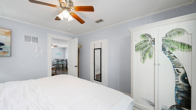 Building Photo - 14 Sanchez Ave