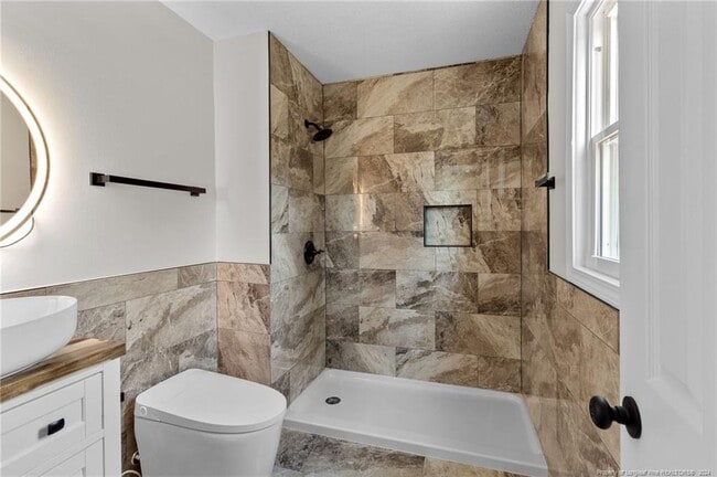 Building Photo - 714 Carnegie Dr