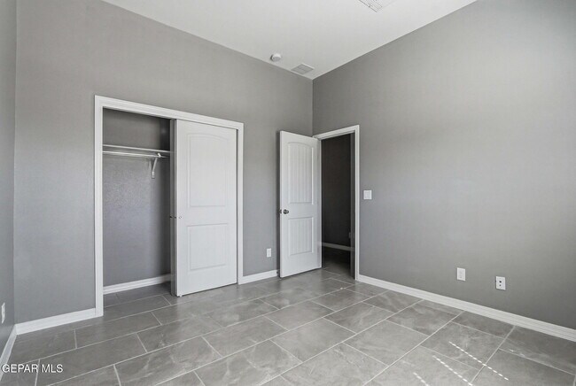 Building Photo - 941 Gulf Streams Ave