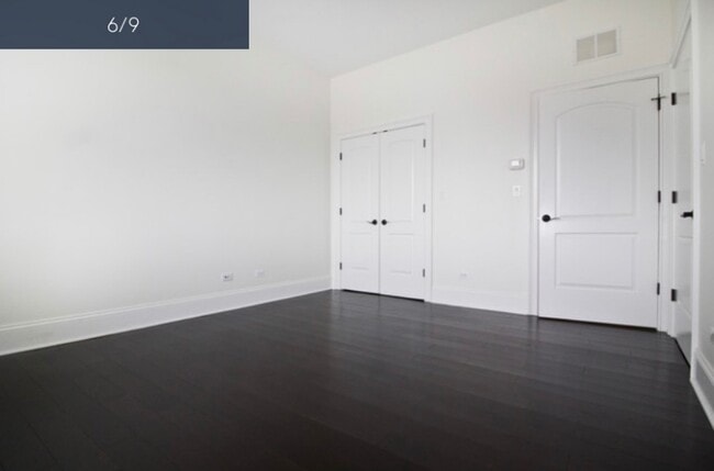 Building Photo - 2500 Green Bay Rd